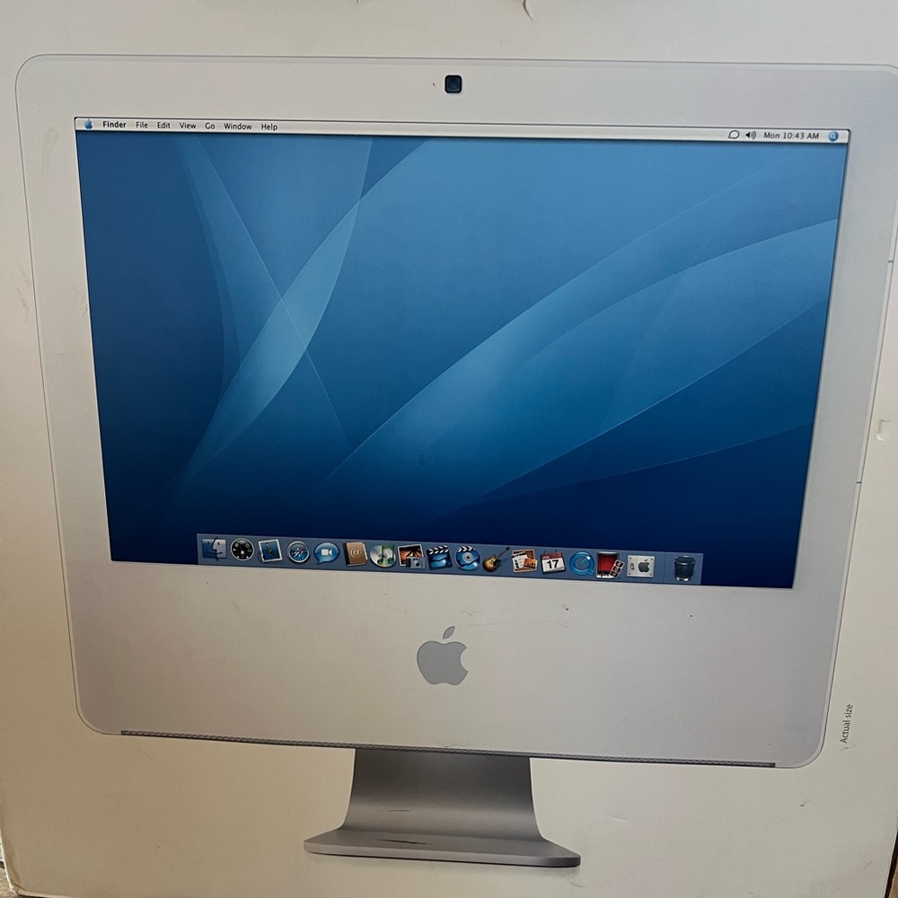 Apple iMac 17-inch widescreen computer with cord (2006 model)